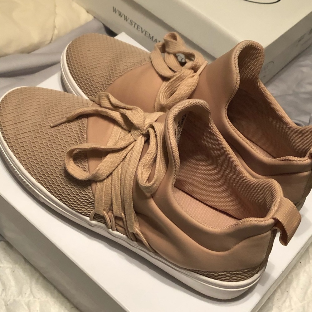 Steve Madden lancer sneaker EUC